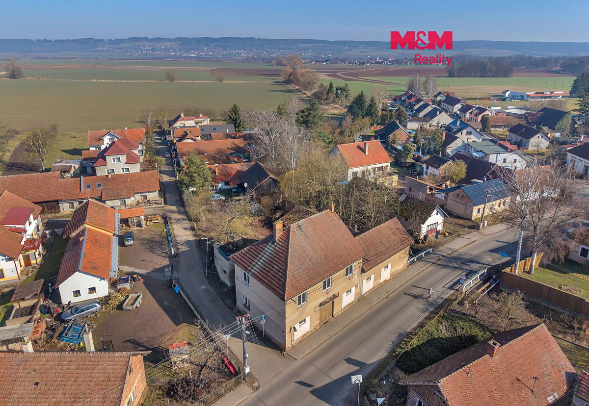 Prodej rodinného domu 260 m², pozemek 919 m²